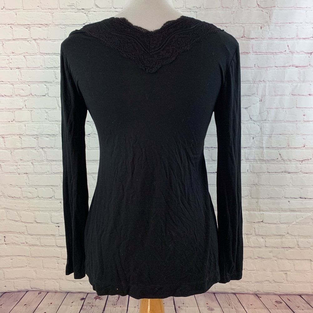 Tahari lace trim long sleeve blouse - Picture 4 of 7